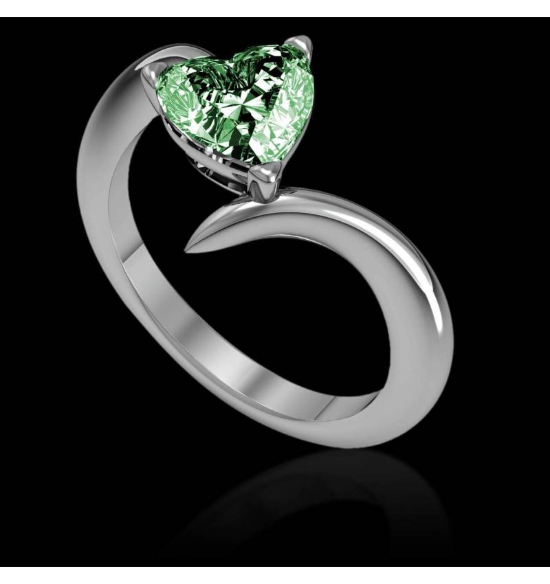 蛇纹之心形祖母绿订婚戒指